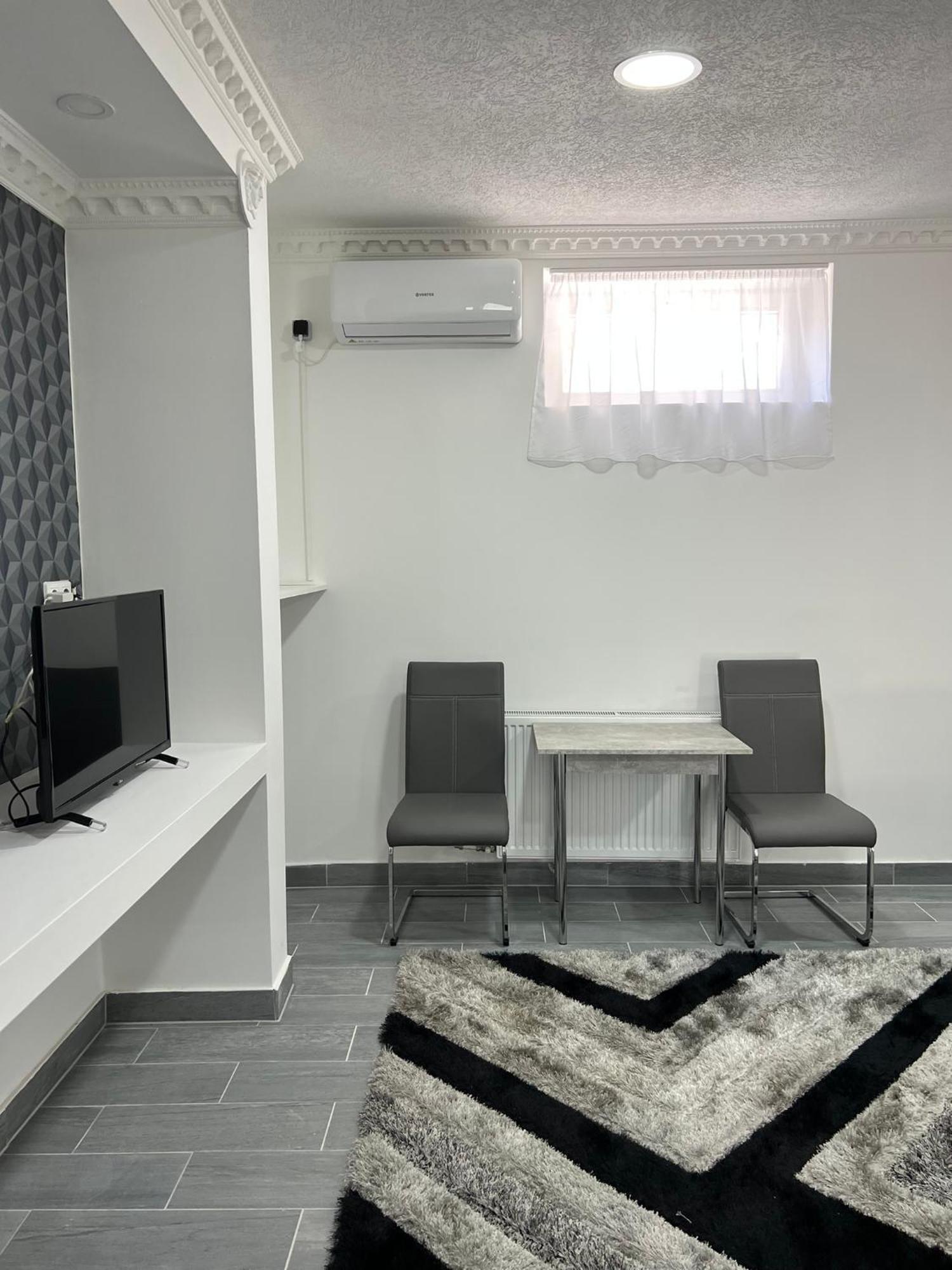 Adel Apartman Kisujszallas 외부 사진