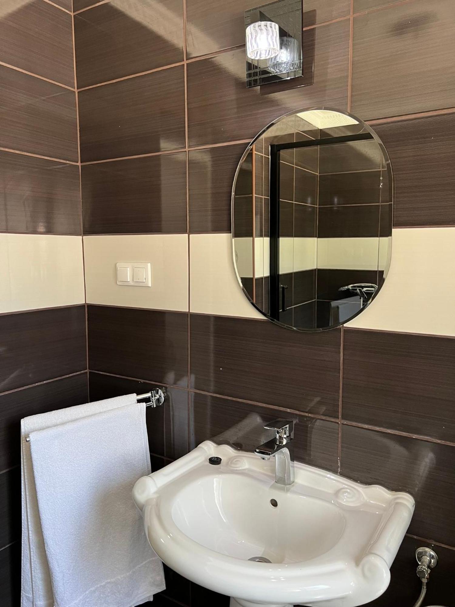 Adel Apartman Kisujszallas 외부 사진