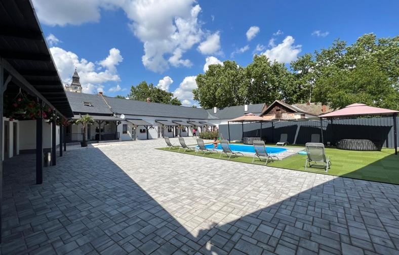 Adel Apartman Kisujszallas 외부 사진