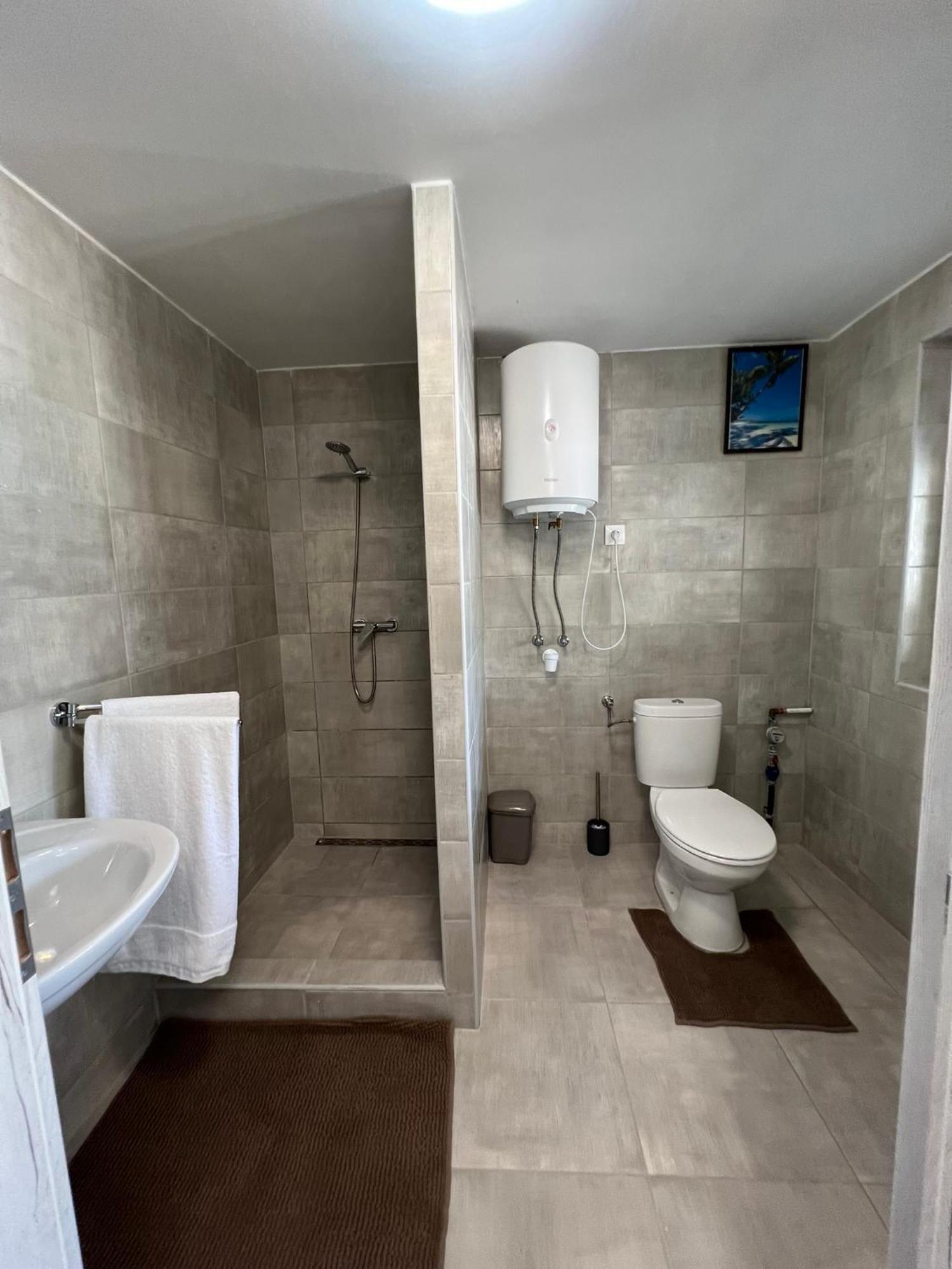 Adel Apartman Kisujszallas 외부 사진