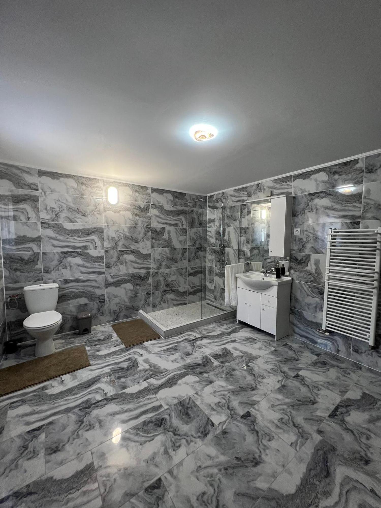Adel Apartman Kisujszallas 외부 사진