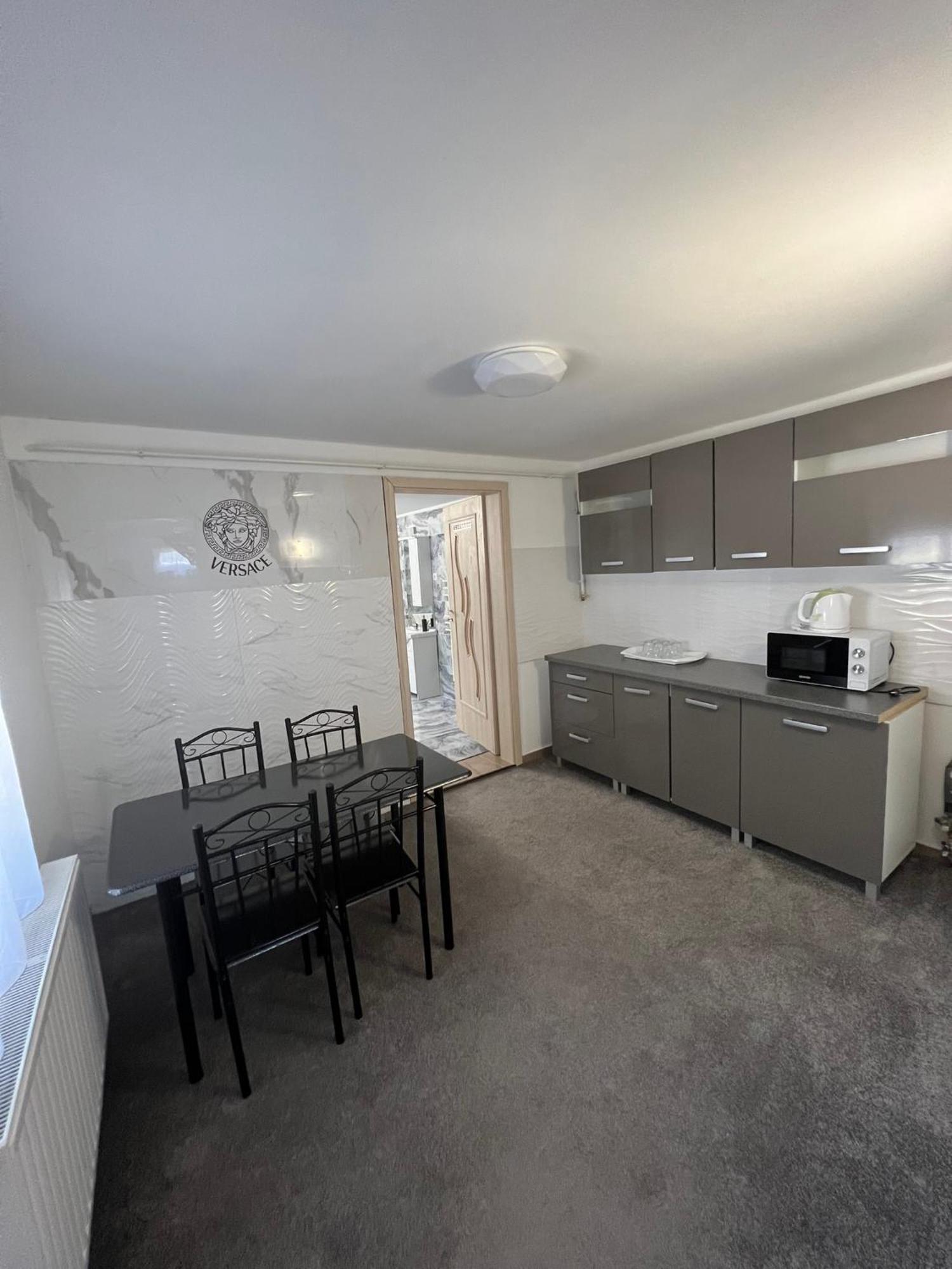 Adel Apartman Kisujszallas 외부 사진