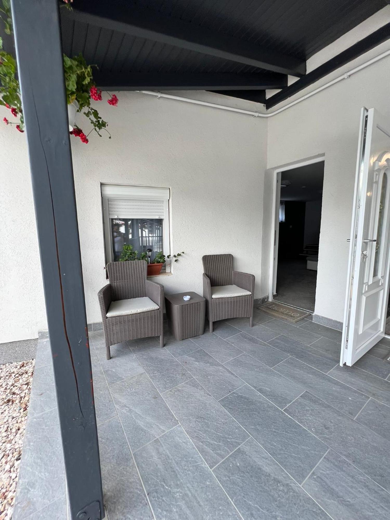 Adel Apartman Kisujszallas 외부 사진